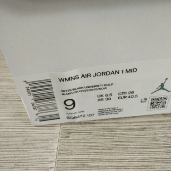 Nike Air Jordan 1 Mid University Gold White Sneakers Shoes - Picture 12 of 15